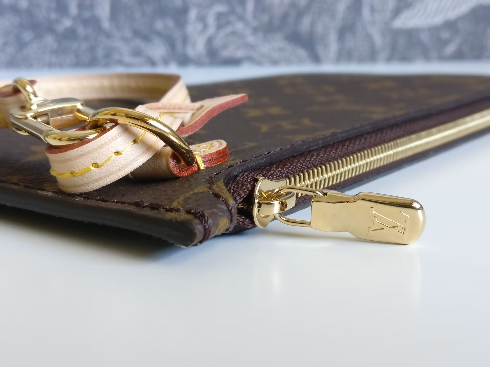 Louis Vuitton Neverfull MM pouch