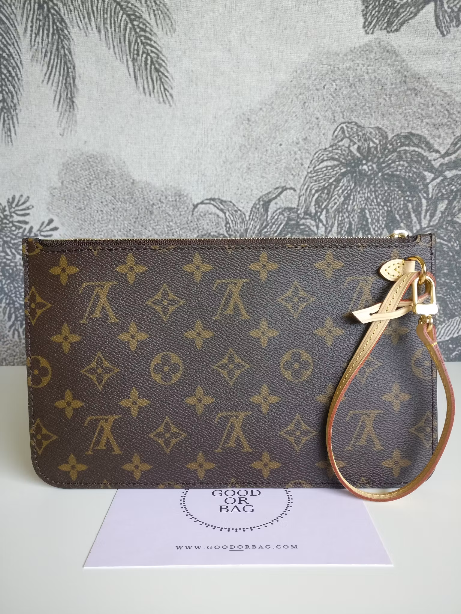 Louis Vuitton Neverfull MM pouch