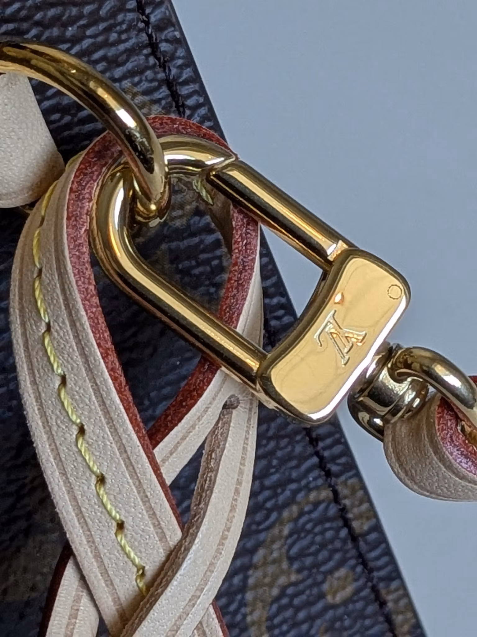 Louis Vuitton Neverfull MM pouch