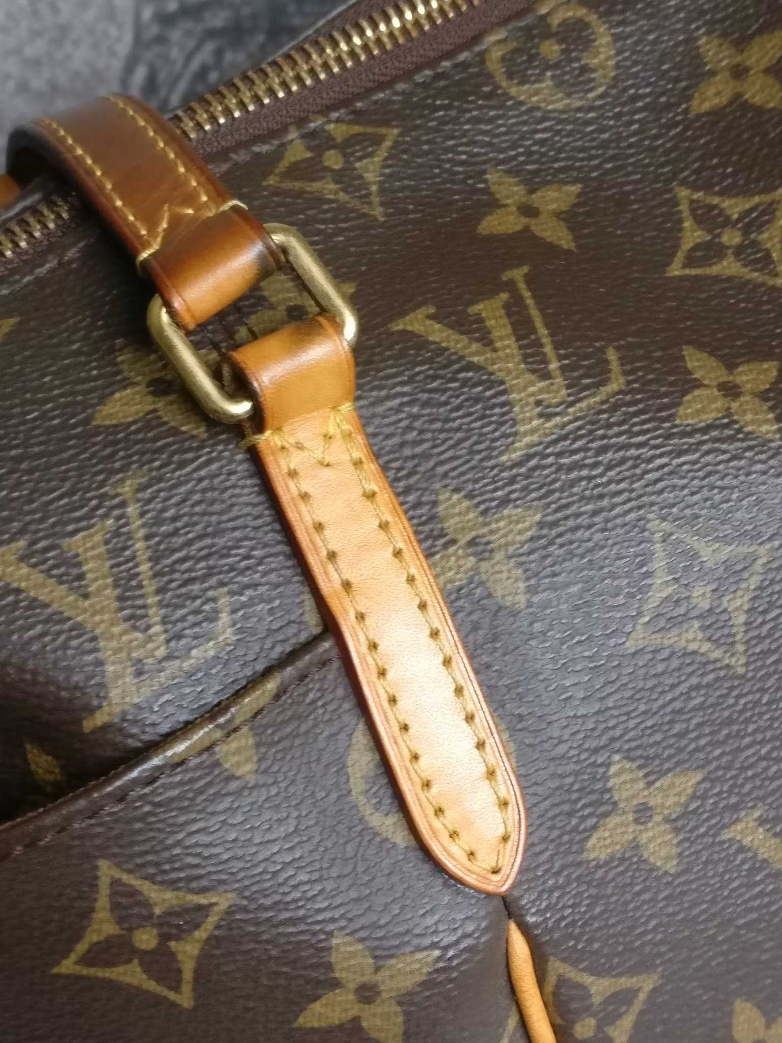 Louis Vuitton Totally PM