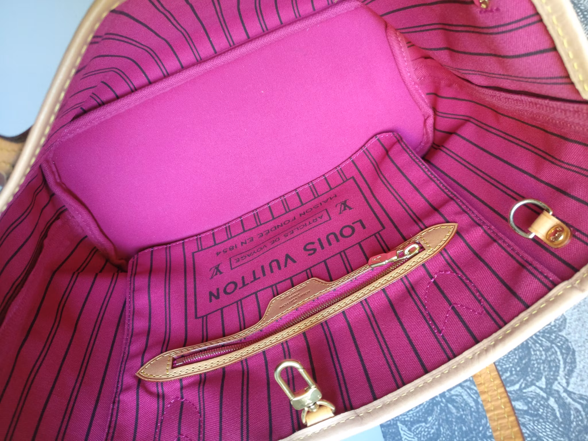 Louis Vuitton Neverfull PM