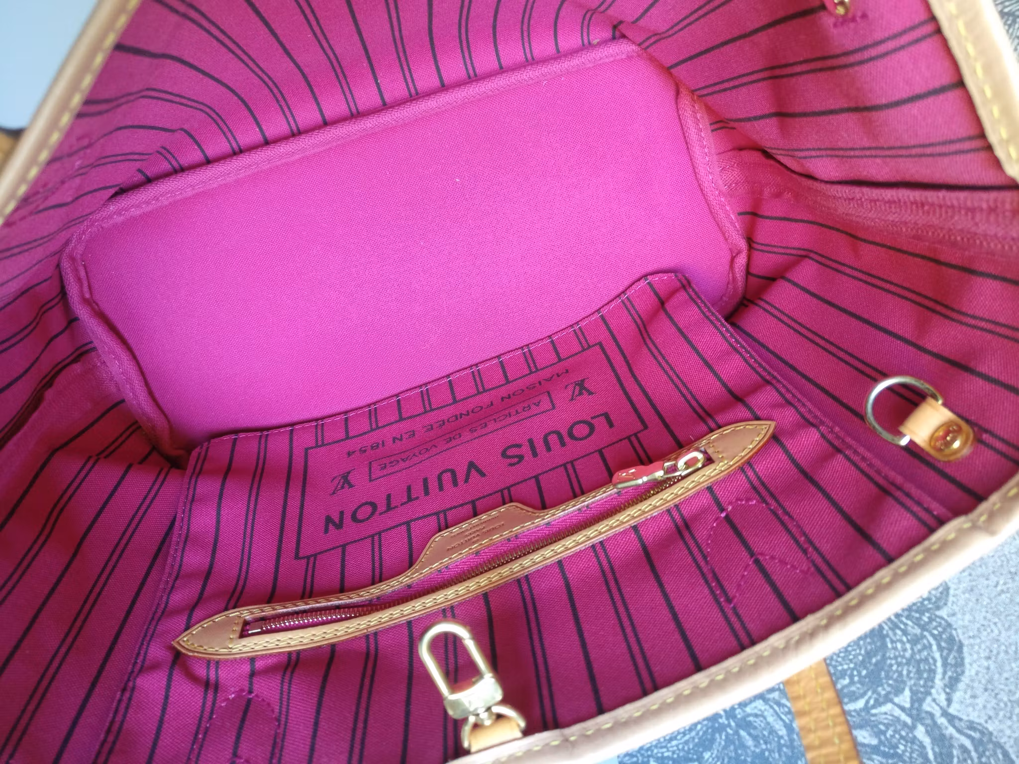 Louis Vuitton Neverfull PM