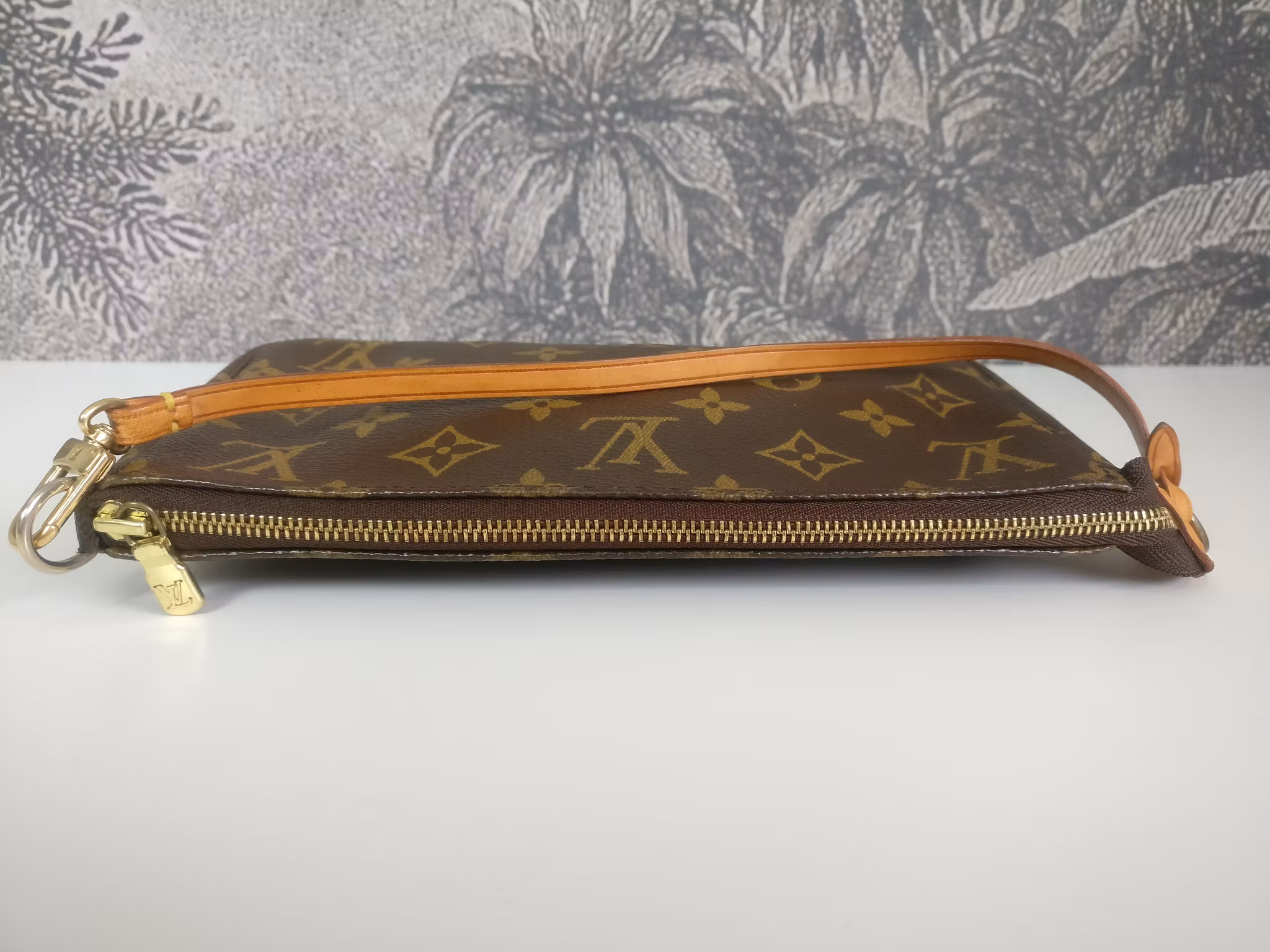 Louis Vuitton Pochette Accessoires