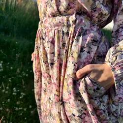 Klänning Fjordvind, Blommor