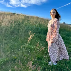 Klänning Fjordvind, Blommor