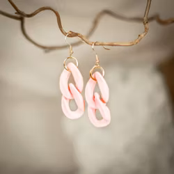 Örhängen, Chains of Colour - Lovely Pink