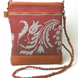 Axelväska Gustaf i handtryckt ull och renskinn