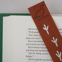 Handgjort bokmärke Kiruna och Giron i renskinn