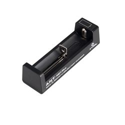 Xtar ANT MC1 Plus: Snabbladdare för Cylindriska Li-ion Batterier