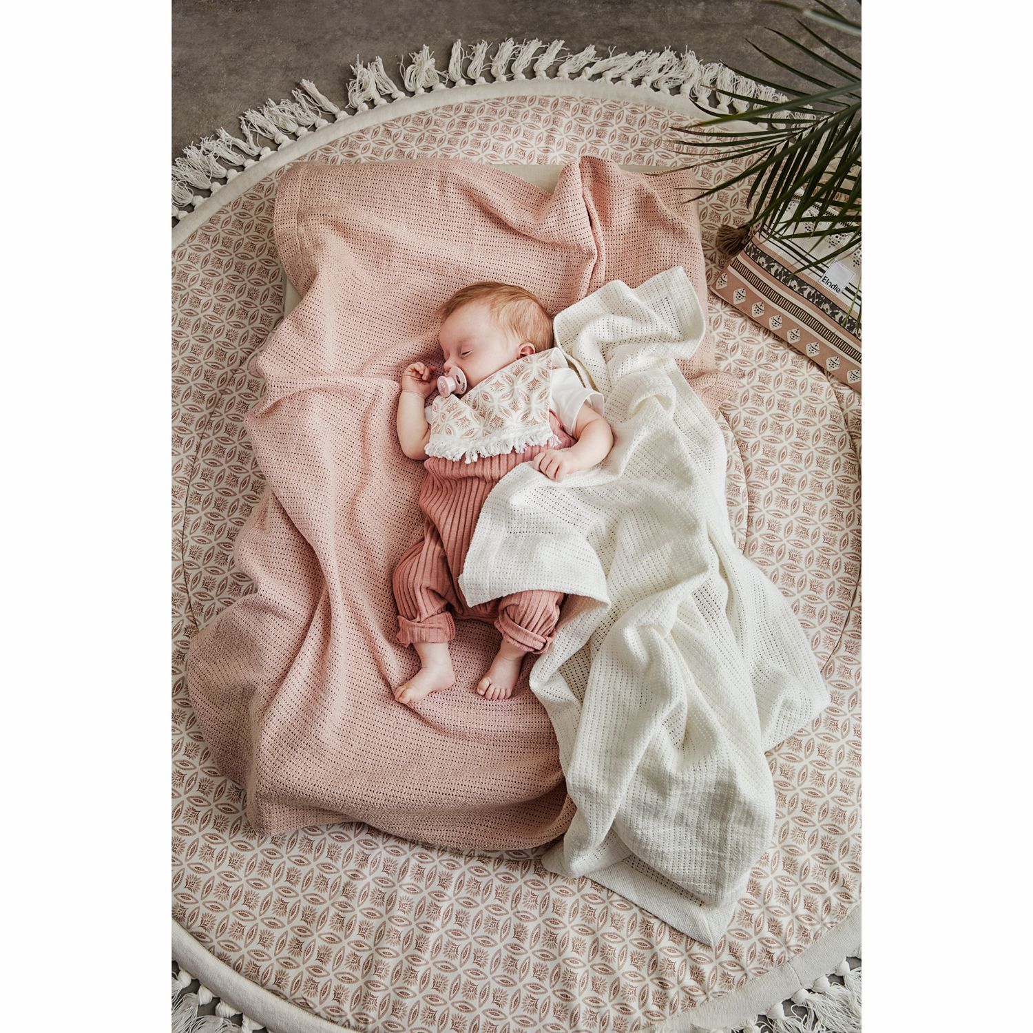 ELODIE DETAILS Cellular Blanket - Vanilla white