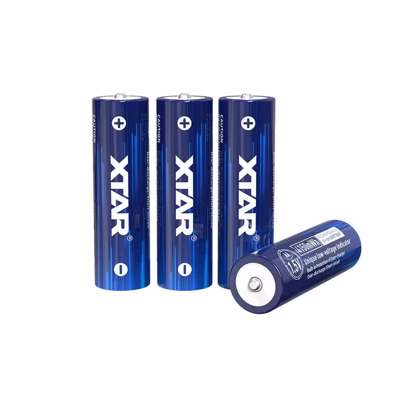4x Xtar R6 / AA 1,5V Li-ion 2500mAh batteri med skydd