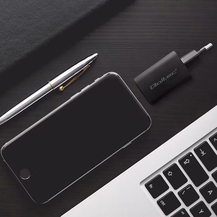 Qoltec GaN ULTRA 65W laddare| 5-20V | 2,25-3,25A | 1 x USB typ C PD | 1x USB QC 3.0 | Svart