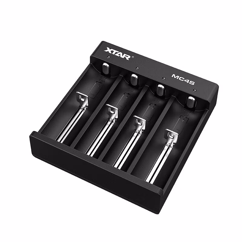 Laddare för 18650 Li-ion / NiMH Xtar MC4S cylindriska batterier