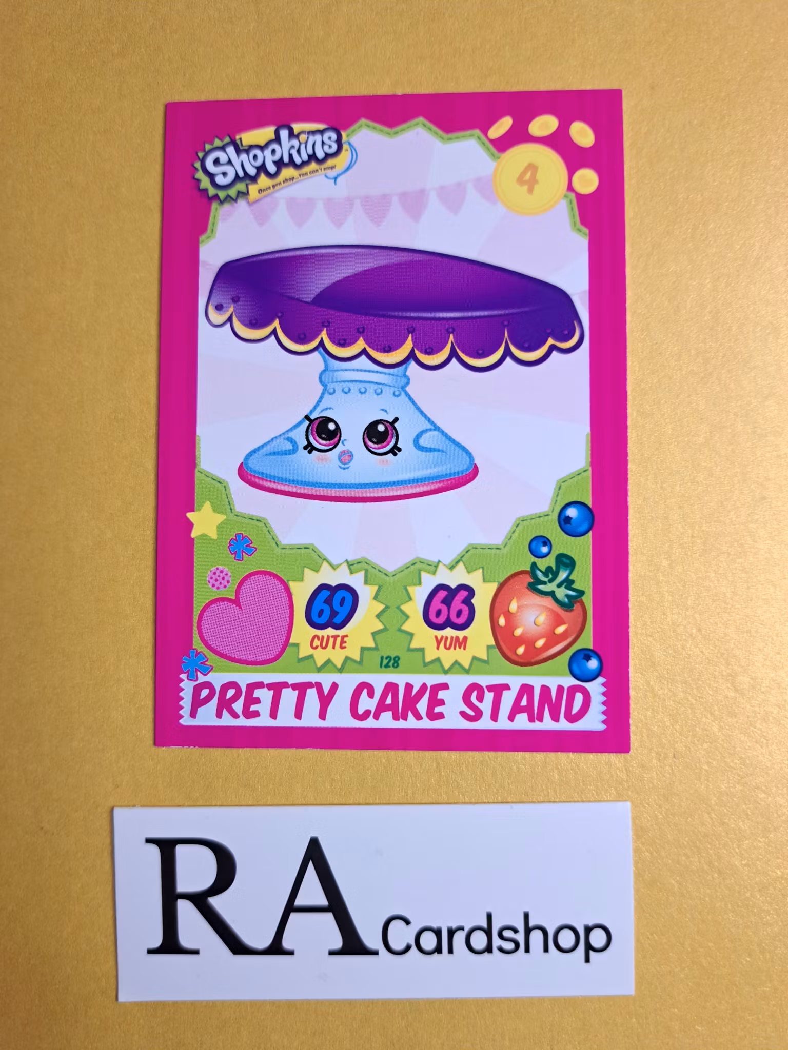 #128 Pretty Cake Stand 2013 Topps