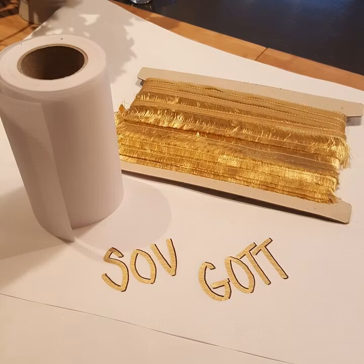 Handtextade band, du kan välja färg :