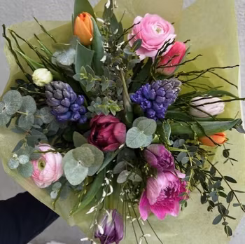 Januaribuketten, vi tjuvstartar våren. (Bilden 699:-)