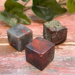 Kub Drakblods jaspis