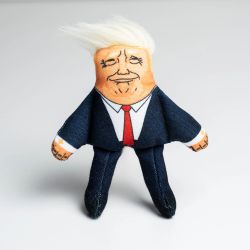 Kattleksak Trump med Catnip