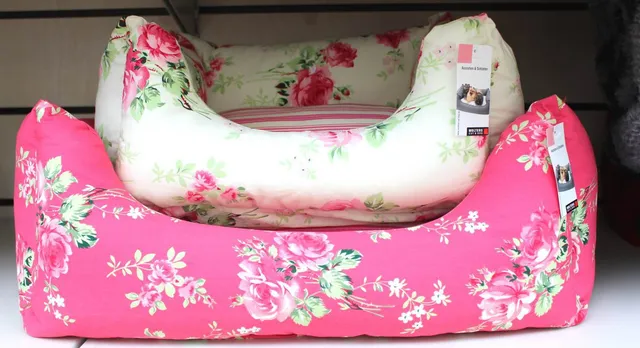 Hundbädd Elisabeth Pink Roses 80x65cm