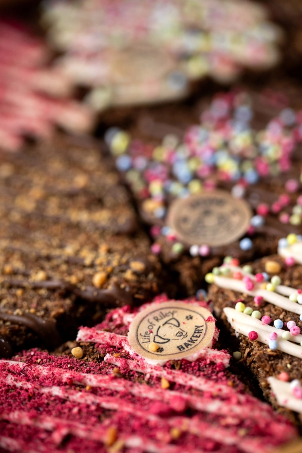 Deluxe Doggy Brownie Spannmålsfria m Jordnötssmör & Carob