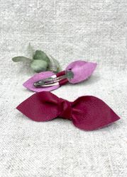 Plommonlila läderrosett-spänne, liten
