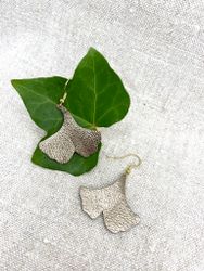 Antikguldig "Ginkgo"
