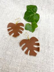 Cognacsbrun "Monstera"