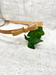 Läder-hårband, natur 1 cm. Med eller utan rosett