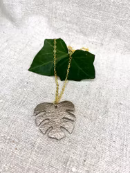 Halsband med antikguldig "Monstera" av läder