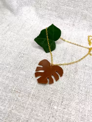 Halsband med cognacsbrun "Monstera" av läder