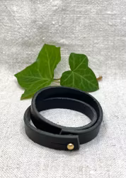 Läderarmband, smalt, dubbelt. Svart