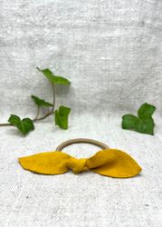 Senapsgul läderrosett-gummiband