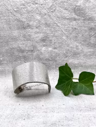 Läderarmband "Cleo" silverbeige med prickar, nr 7