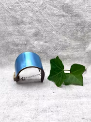 Läderarmband "Cleo" himmelsblå, blank, nr 28