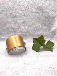 Läderarmband "Cleo" mässing-skimrande, nr 51