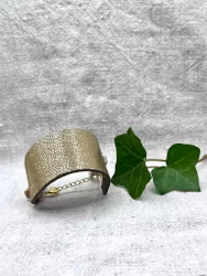 Läderarmband "Cleo" guldigt med prickar, nr 11