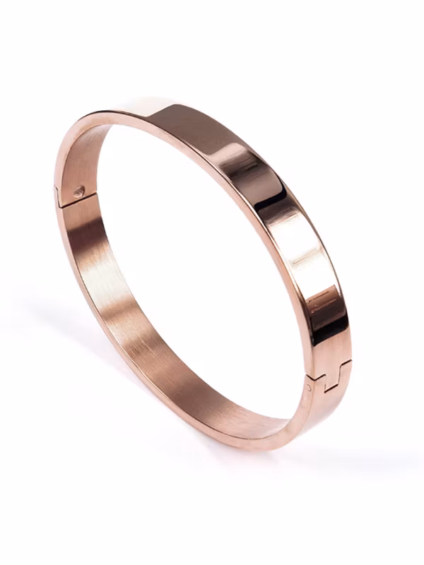 Kia bangle I rosépläterad stål från Astrid & Agnes hos EriCsson Ur och Guld