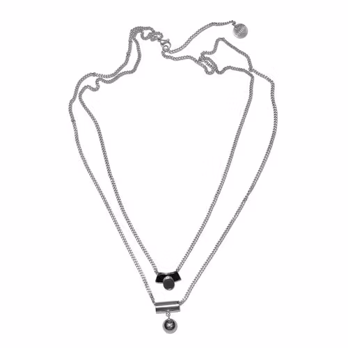 Satellite halsband stål tvåradigt med två hängen som har svarta detaljer från Sägen