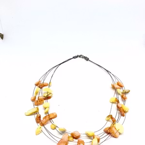 Made by Ester Halsband 6-radigt  snäcksskal gul/orange