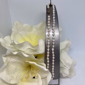 Vackert pärlcollier