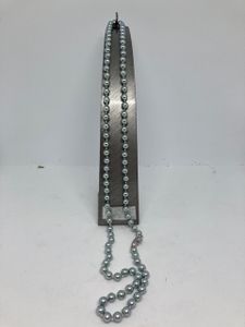 Sötvattenpärlor halsband  grå blå med silverlås