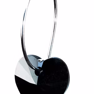 Blomdahl örhänge  Hoops med svart hjärta  i titan och kristall