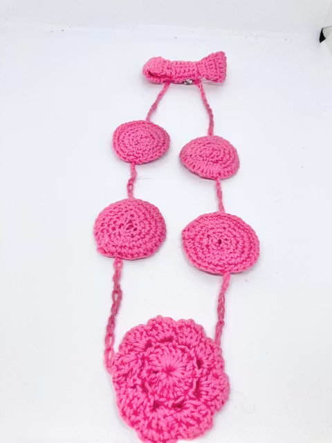 Handgjort virkat rosa-cerise virkad halsband Design JemasMix hos Ericsson Ur och Guld