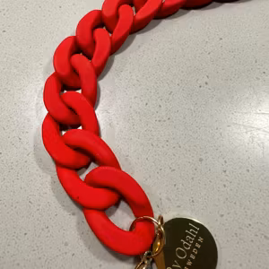 Upptäck Årets Röda Färgstarka Armband - Odahl Acetat-återvunnen Plast!