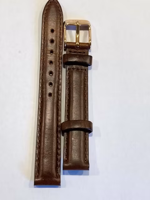 Klockarmband klassiskt Daniel Wellington. Brunt läderarmband med rosé pläterat stålspänne hos Ericssonurochguld/Jemasmix Outlet