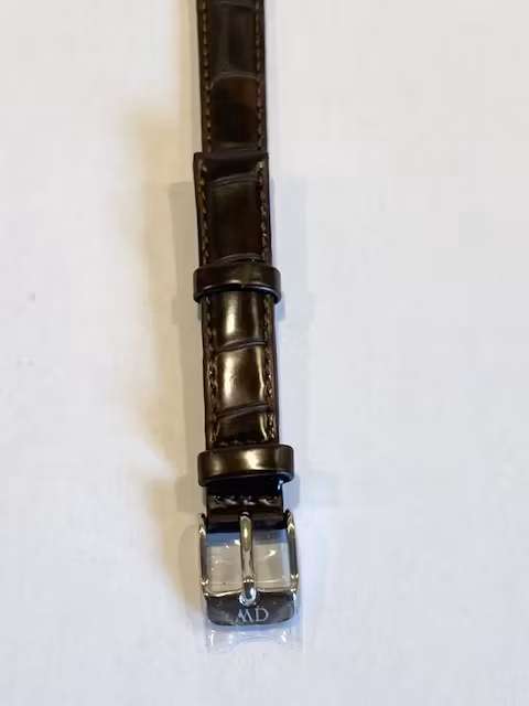 klassiskt krokopräglat brunt läderarmband Daniel Wellington hos Outlet_Jemasmix_ericssonurochguld