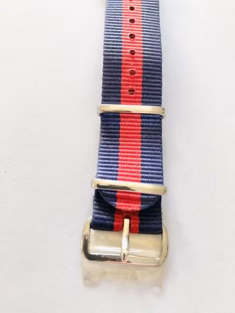Blå och röd randigt natoklockarmband med stålspänne Ericsson UrochGuld OutletJemasmix