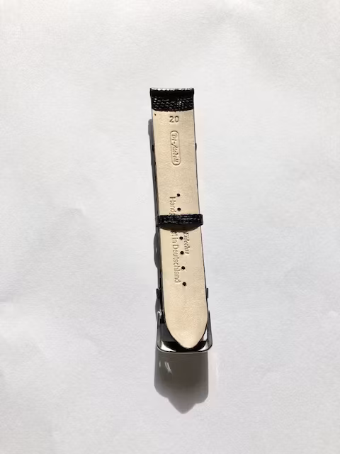 Klockarmband i svart äkta ödleskinn hos OutleJemamsix Ericsson Ur och Guld