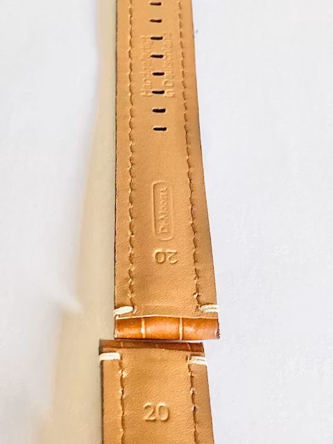 Sportig klockarmband tillverkad av brun skinn. Bredd 20 mm. Outlet hois Ericsson ur och guld