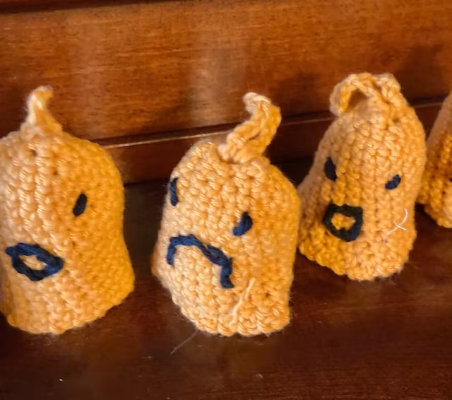Små virkade halloweenspöken Hos Jemasmix/ericsson UrochGuld